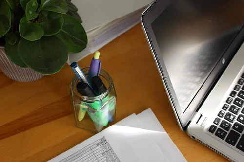 Ordenador y hoja de control para asesoramiento a emprendedores